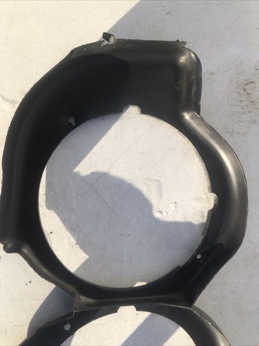1971 72 GTX ROAD RUNNER SATELLITE HEADLIGHT FILLER SHIELD OEM FENDER 3443052 RH - Picture 2 of 10