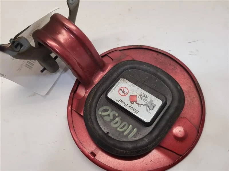 Porta de enchimento de combustível Ford Mustang 2010-2014 vermelha - Imagem 4 de 4