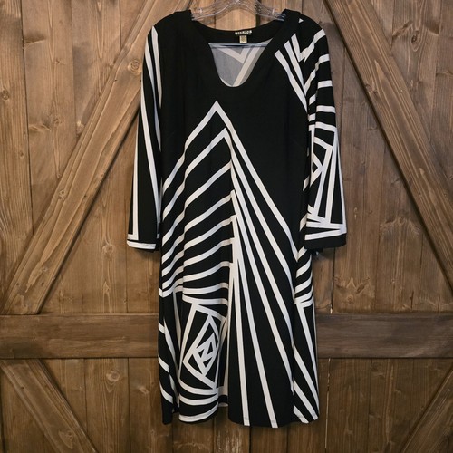 Haani Womens Size Medium Black And White Bell Sleeve