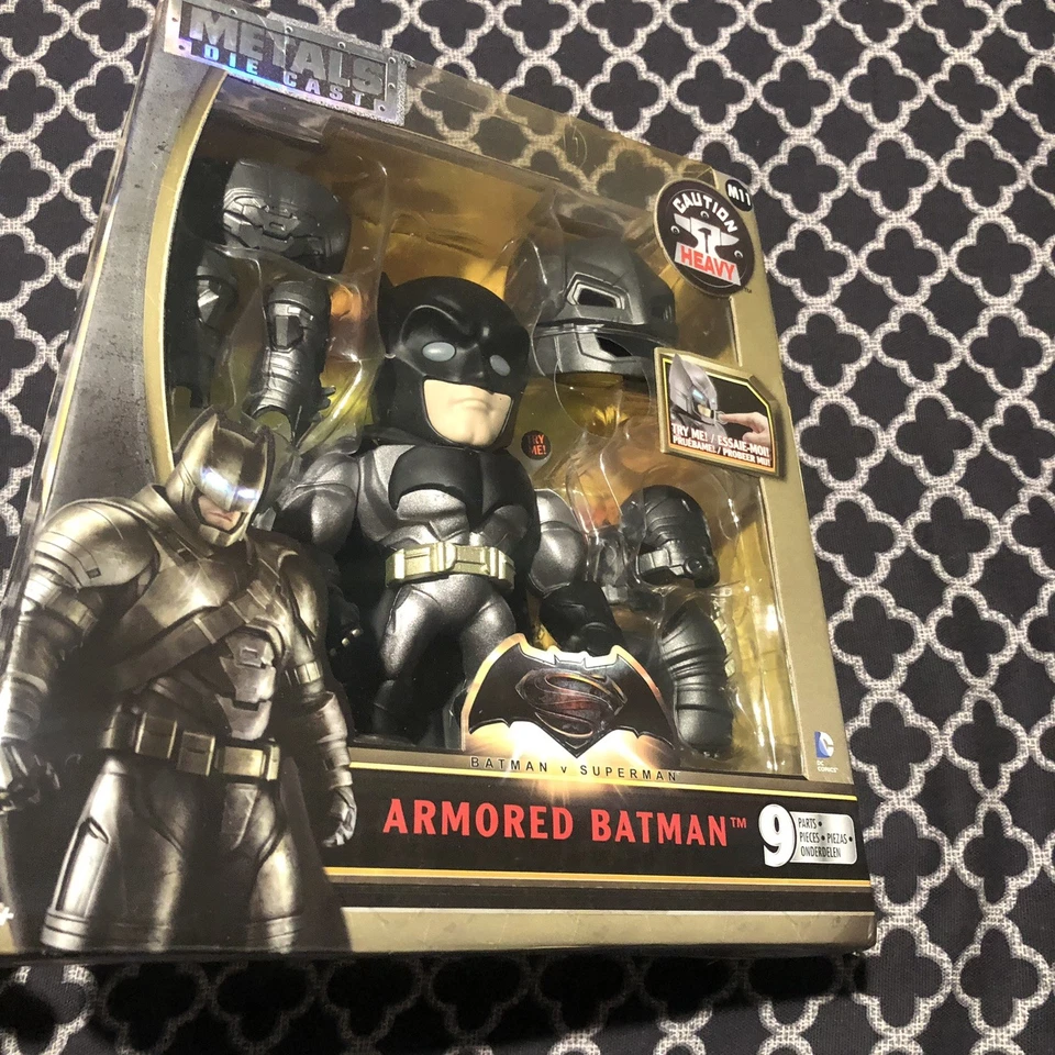 Figura de acción Batman v Superman Metals Die Cast blindada 6” Batman Jada 2015 NUEVA Foto 2 de 4