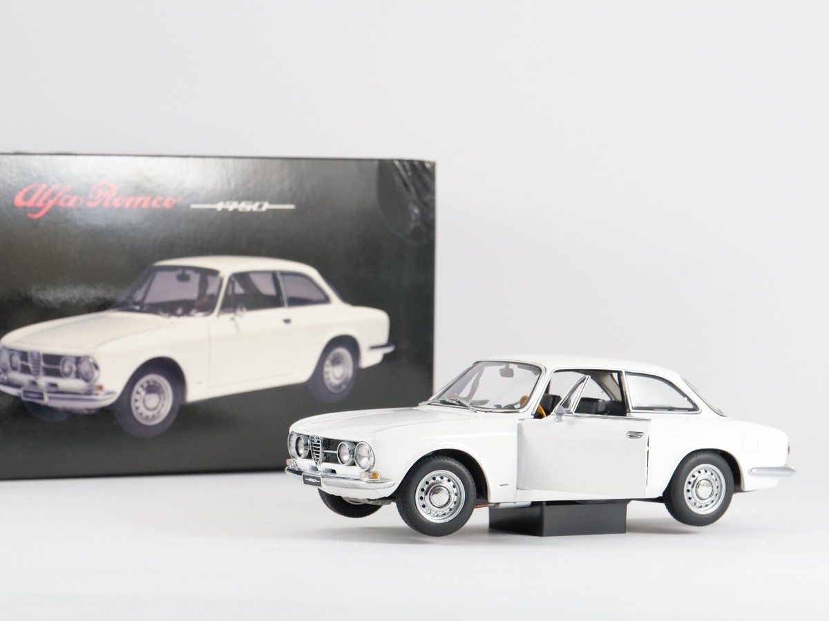 Alfa Romeo 1750 1/18 AUTOart 白 s-l1200.jpg