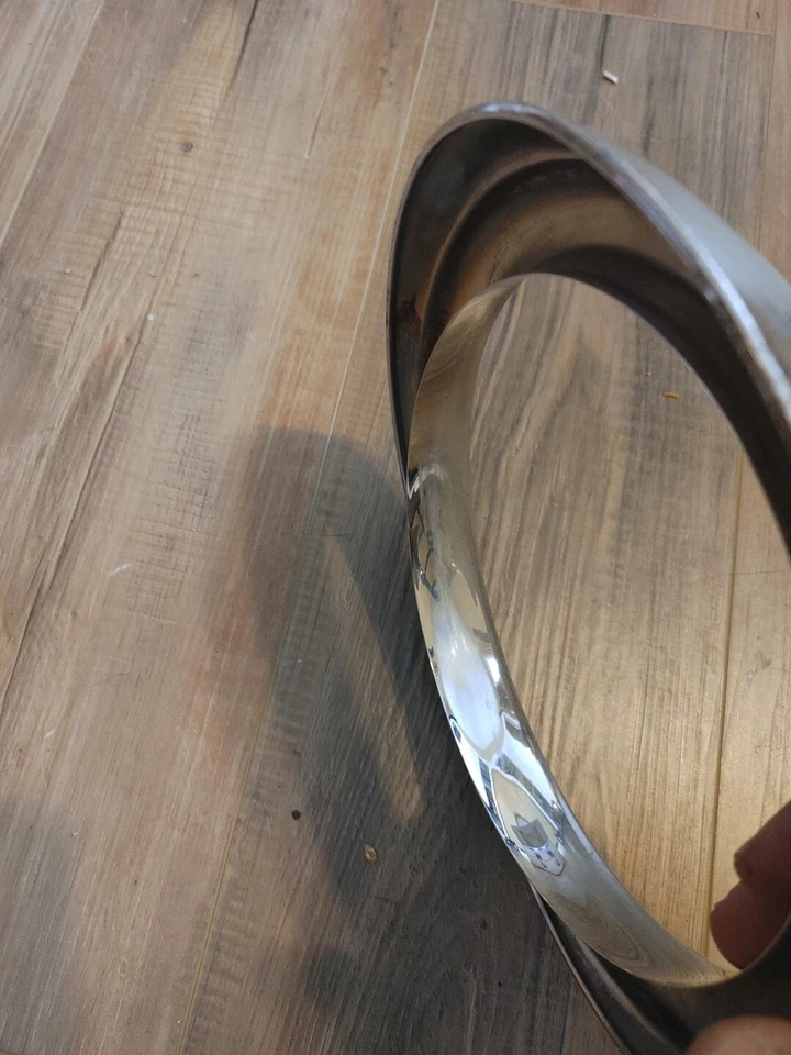 Anillo de ajuste de faros Mercedes 220S 220SE. Bisel 000 544 18 56 Foto 3 de 3