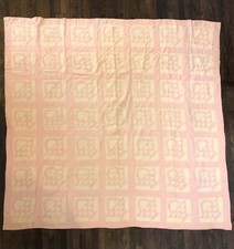 Beautiful antique appliqu  quilt with pink basket pattern