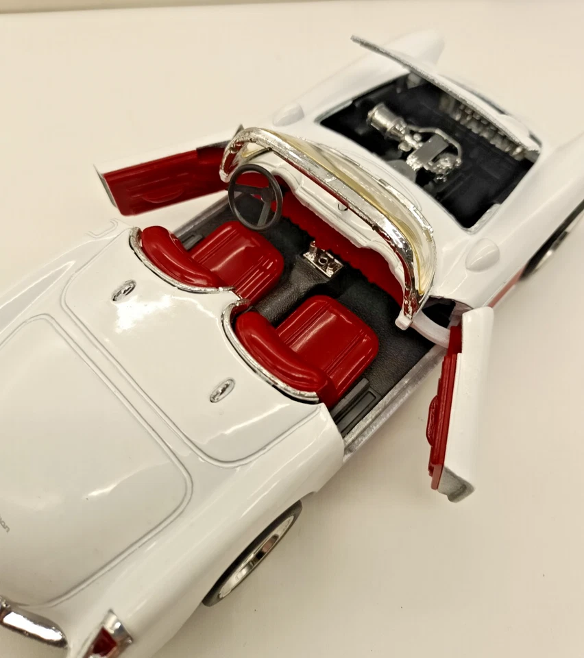 1957 CHEVROLET CORVETTE 1:24 SCALE DIECAST SS708 White 7" W/Original Box - Image 4 of 4