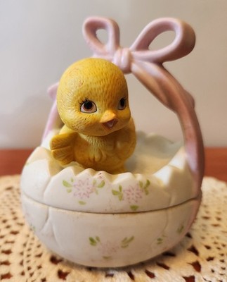 Vintage Lefton China Ceramic Chick Egg Shaped Trinket Box 3 3/4''