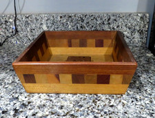 VINTAGE VERY NICE MIXED WOOD NUT BOWL NO PICKS OR CRACKER