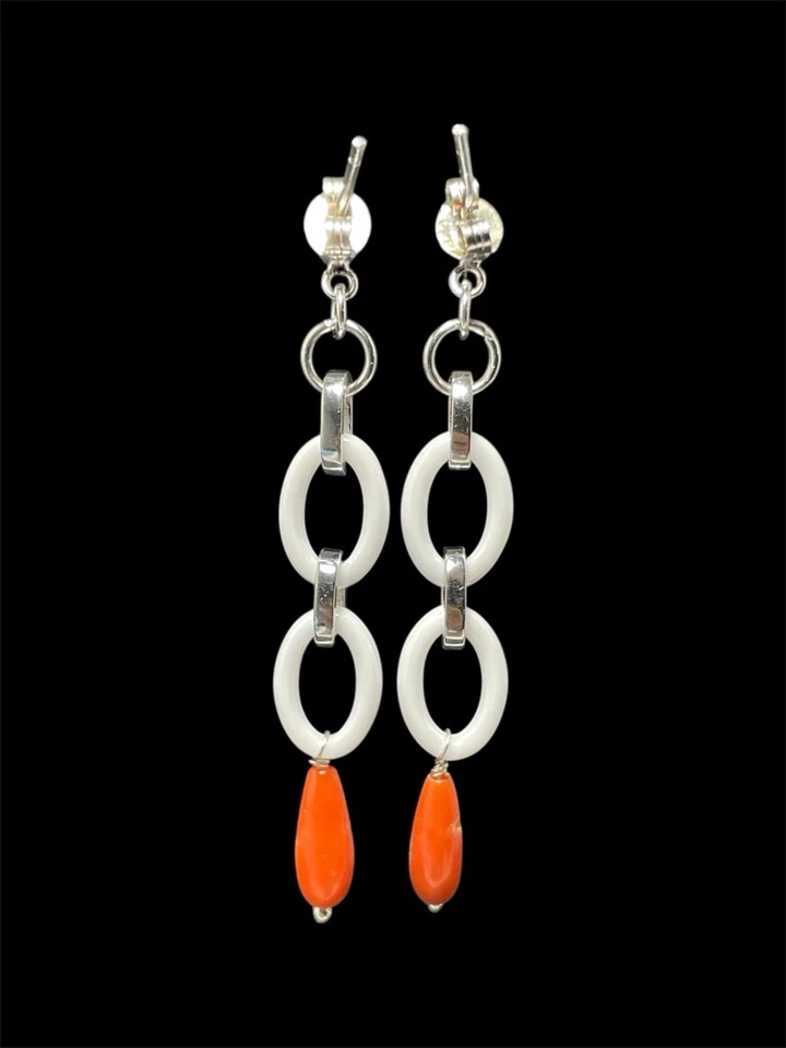 Orecchini Pendenti In Onice E Corallo Naturale  - Immagine 3 di 4