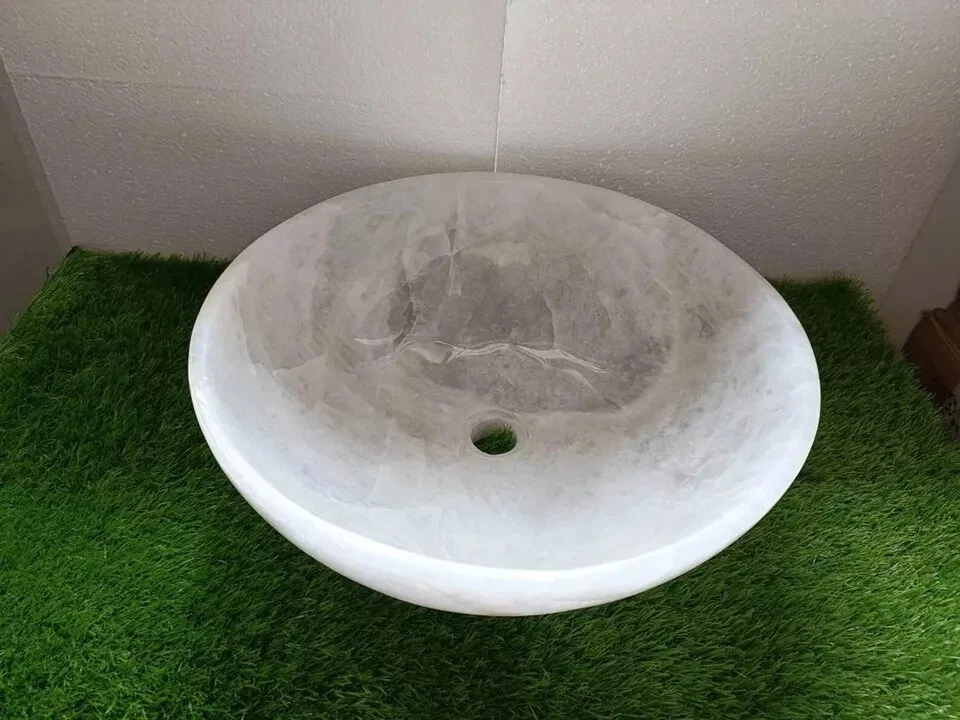 Fregadero superior de cuarzo blanco - Elegante lavabo de piedra hecho a mano para decoración del hogar y la cocina Foto 2 de 4