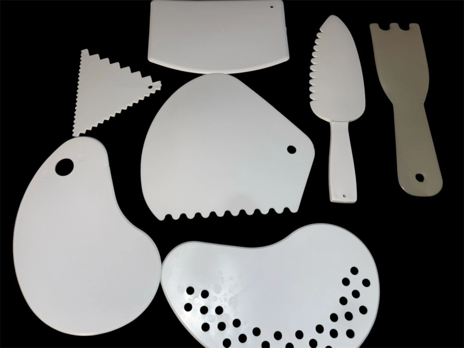 Kitchen Baking & Dough Tools Lot | Scrapers Pastry Server Strainer Nylon
Opens in a new window or ta