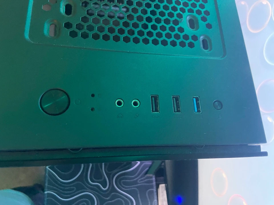 Bgears b-Voguish Gaming PC Case w/ Tempered Glass panels USB3.0 Support ATX - Image 2 of 4