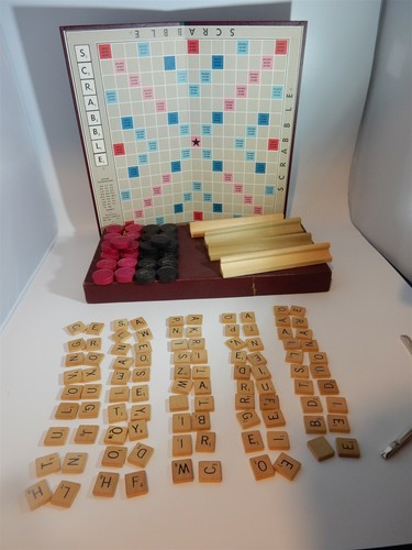 Vintage SCRABBLE Game 1976 Selchow & Righter Co Complete 98 Tiles 4 Holders