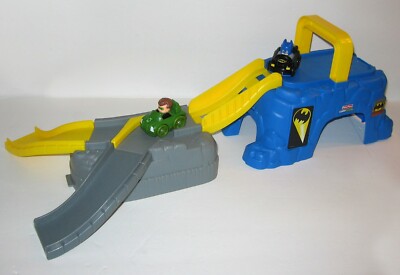 Fisher Price Little People WHEELIES Batman Bat Cave Playset & Robin