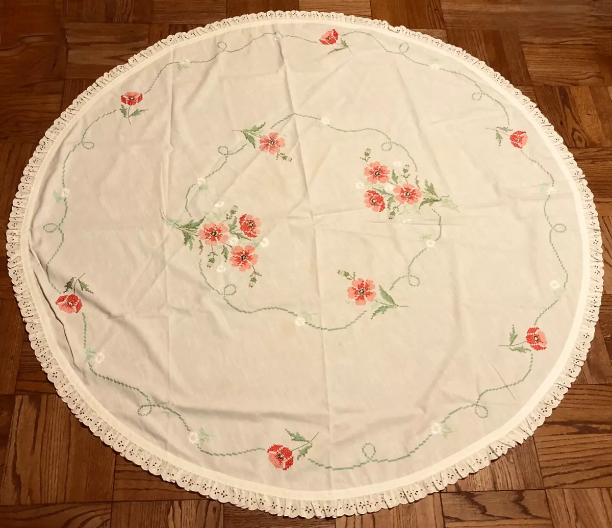 Lovely Beige Vintage Round Tablecloth Cross-Stitched Floral Pattern Eyelet  Bordr