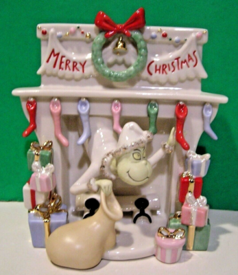 LENOX GRINCH STEALS THE STOCKINGS Whoville Fireplace sculpture NEW