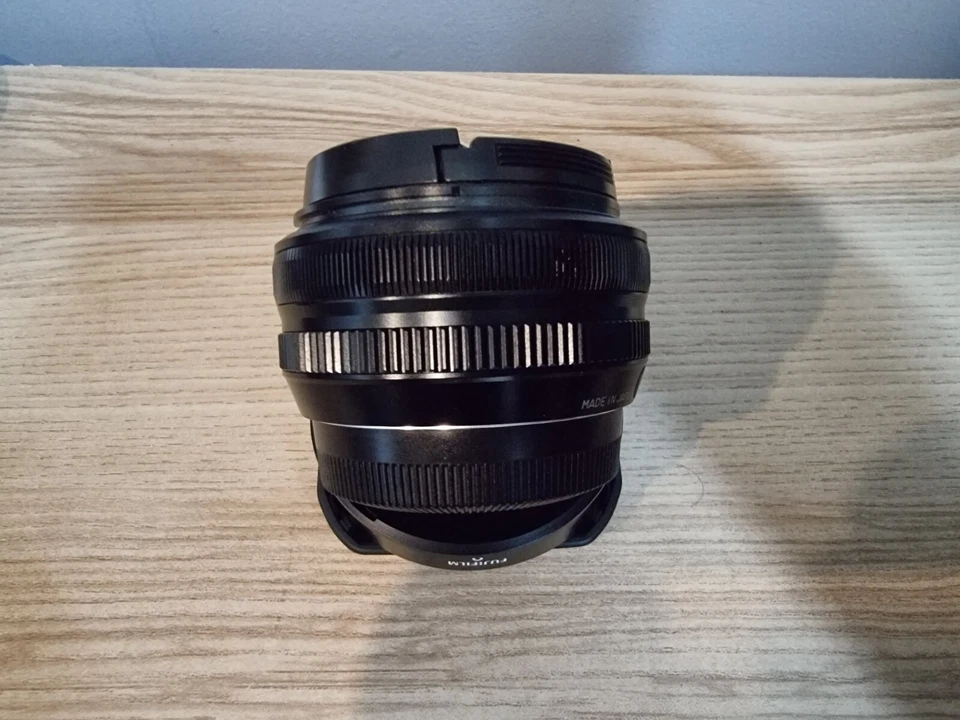 NEAR MINT Fujifilm Fujinon XF18mm F2 R Lens - image 3 of 4