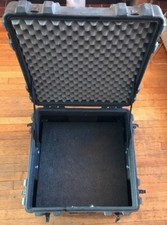 SKB Case iSeries 2222-12 con espuma sin cubo y mango de ruedas USADO electrónica dura