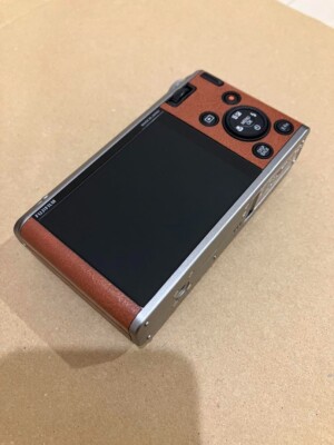 Fujifilm XF1 X Series Compact Digital Camera 12.0MP Brown with