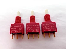 Lot of 3 SPDT Momentary Mini Push Button Switch, 700A 0.4VA SP7 E-Switch