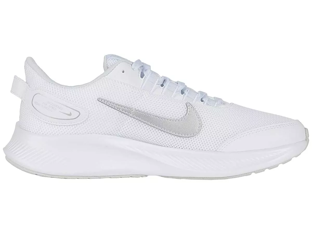Nike run all store day 2 white