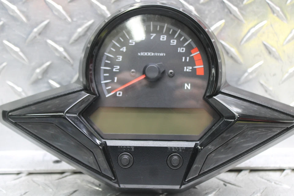 Honda CBR300R 2017 medidores 37100-K33-305 (6.087 millas) Foto 2 de 4