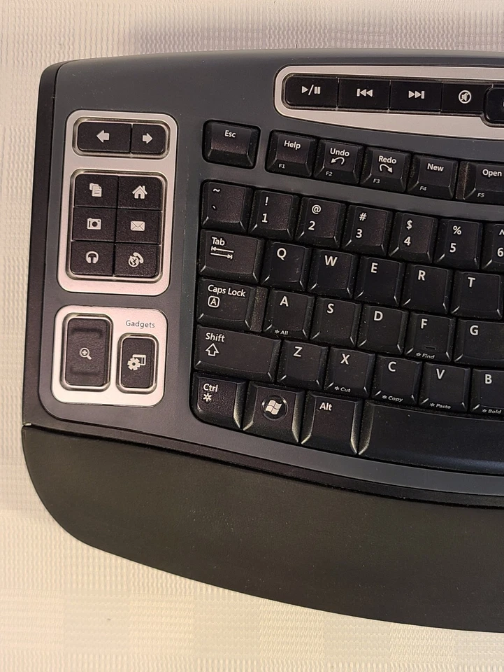 Microsoft Wireless Laser Desktop 5000 Keyboard Mouse Ergonomic Curve - Image 3 of 4