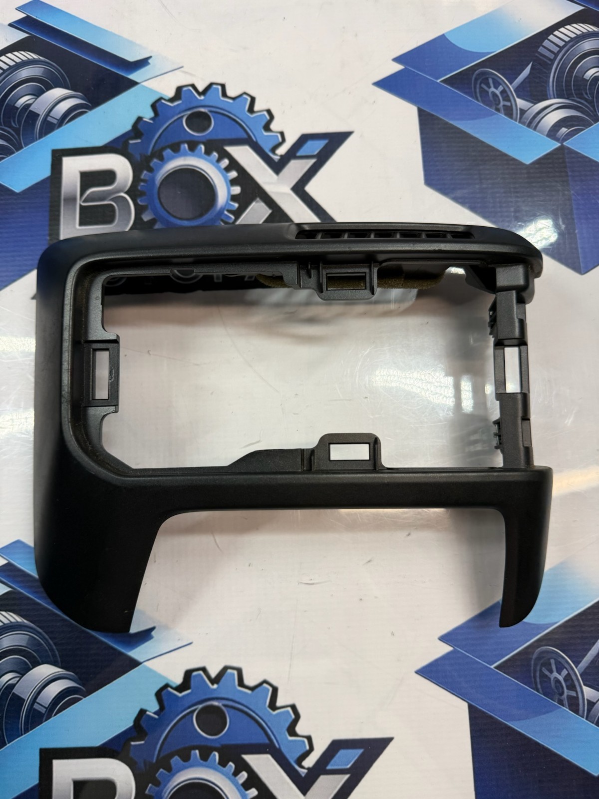 2014-2019 SILVERADO LEFT HEADLIGHT TOWING SWITCH BEZEL 23103890 OEM