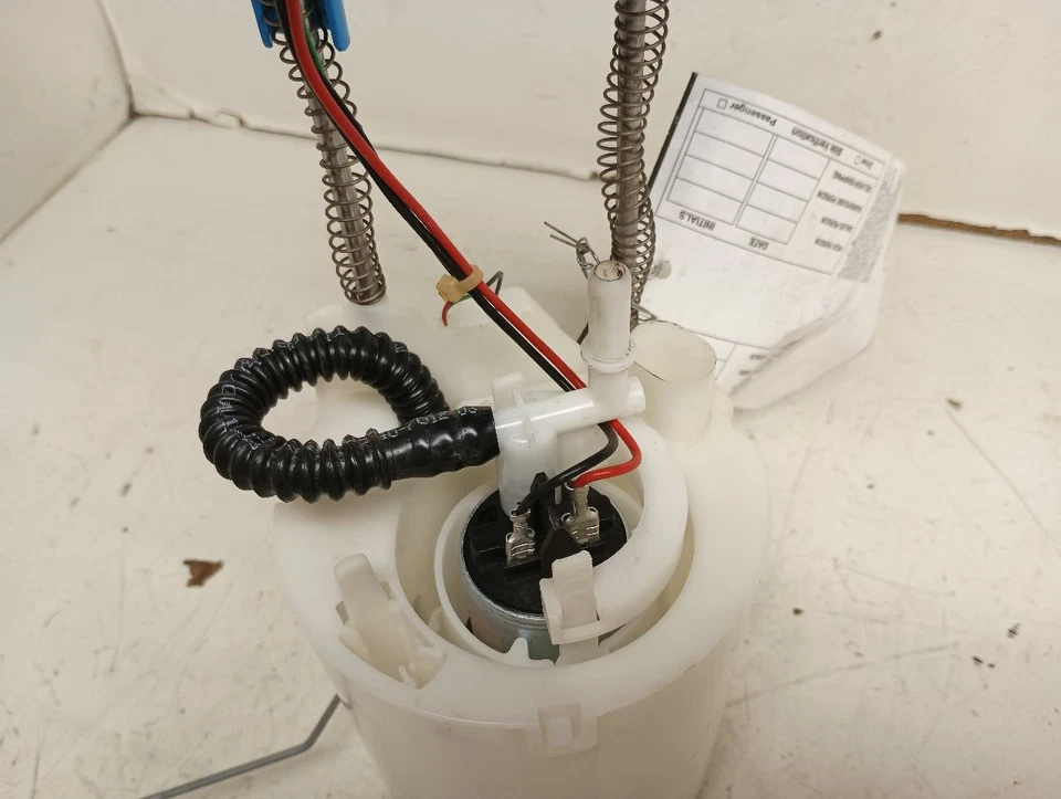 Bomba de combustible Volkswagen Tiguan 2012 2,0 L 4333224 Foto 3 de 4