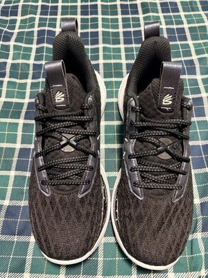 NWT Authentic Curry Flow 10 Team  Black White  Men s Sz10.5