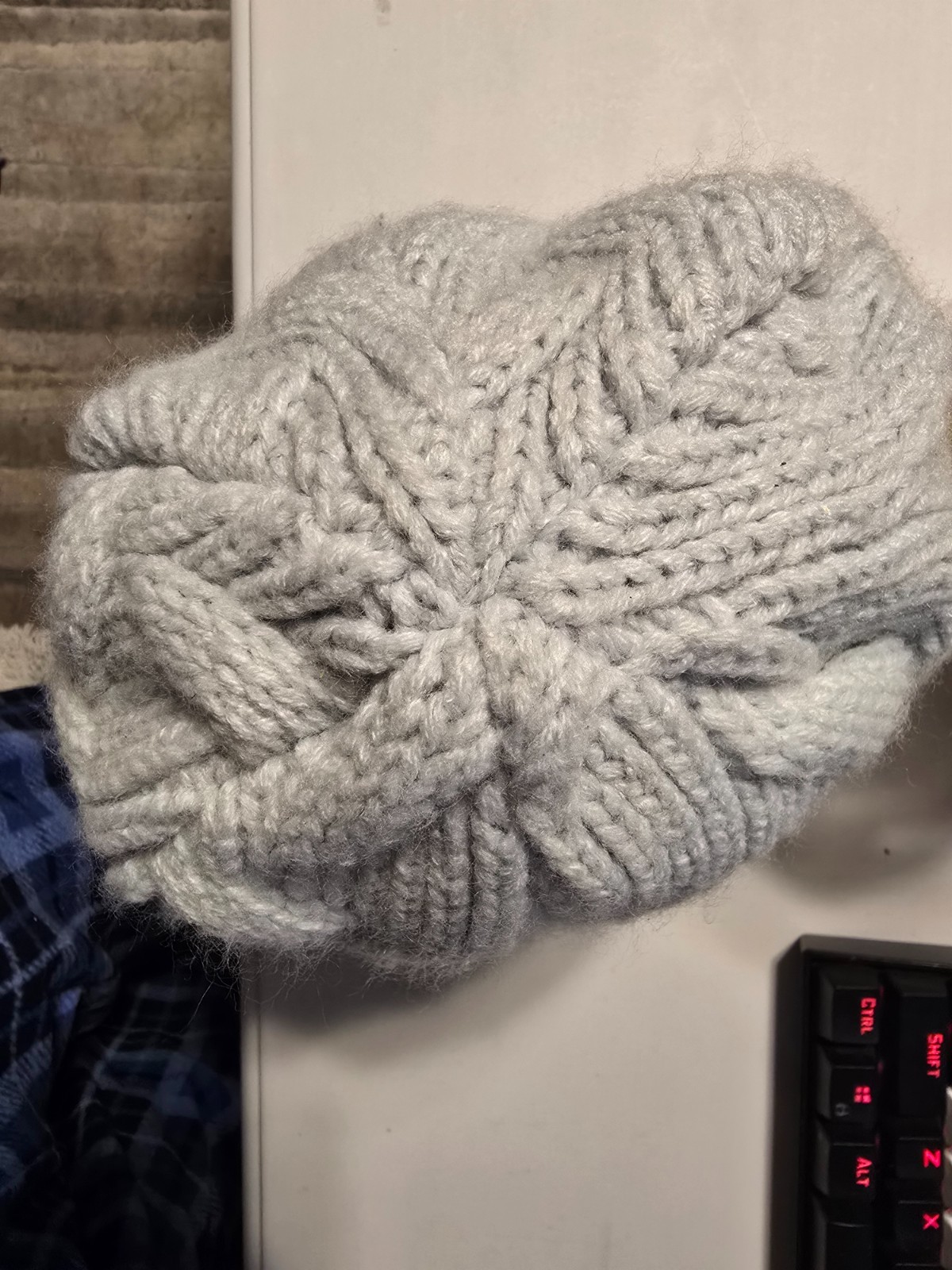 stocking cap womens  Under Armor Grey Knit Beanie… - image 1