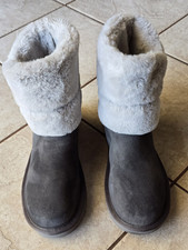 Koolaburra by UGG Women's Dezi Short Suede Faux Fur Winter Boots Gray Size 9