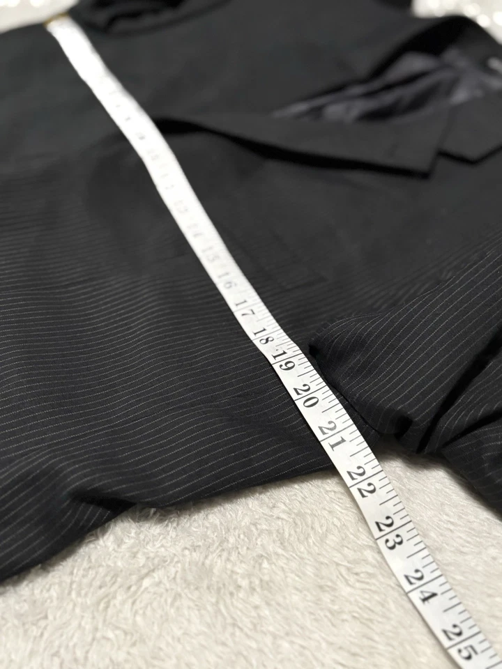 Blazer esportivo Calvin Klein masculino preto listrado lã 3 botões tamanho 42S - Imagem 3 de 4