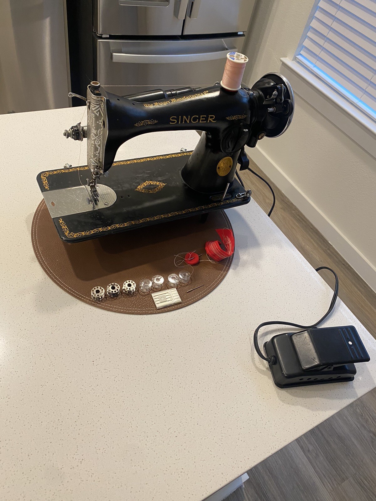 sewing machine-image