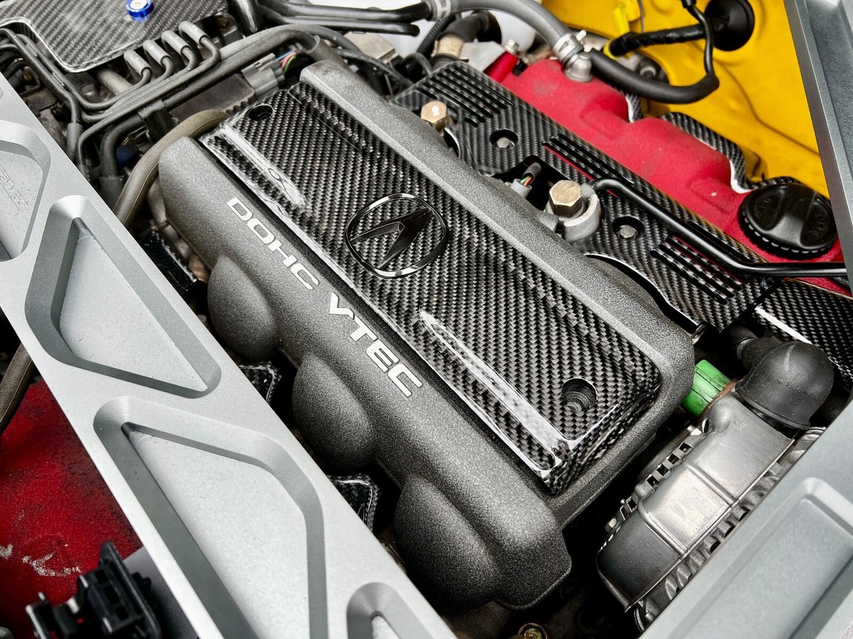 Honda Acura NSX Intake Manifold Cover Plate in Bespoke Carbon