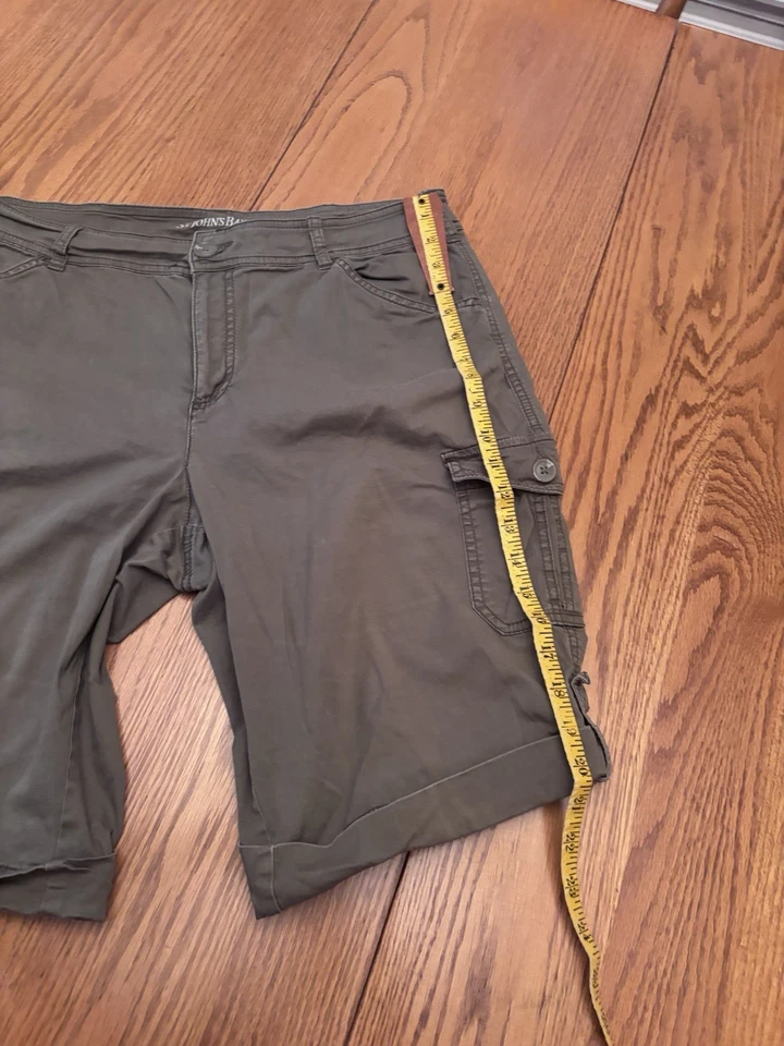 Pantalones cortos cargo St. Johns Bay para mujer, color es verde, talla 12 pantalones cortos cargo Foto 4 de 4