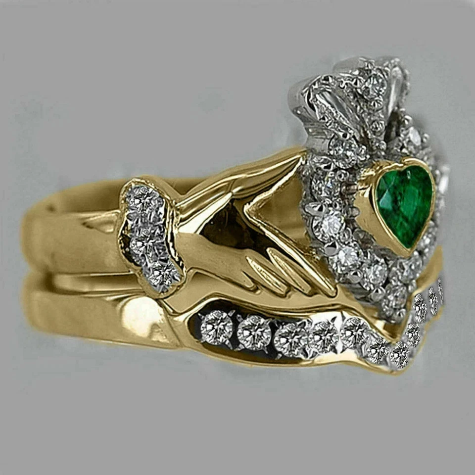 Anillo de compromiso Claddagh redondo de 2 quilates de moissanita real chapado en plata de oro amarillo de 14 quilates Foto 2 de 4