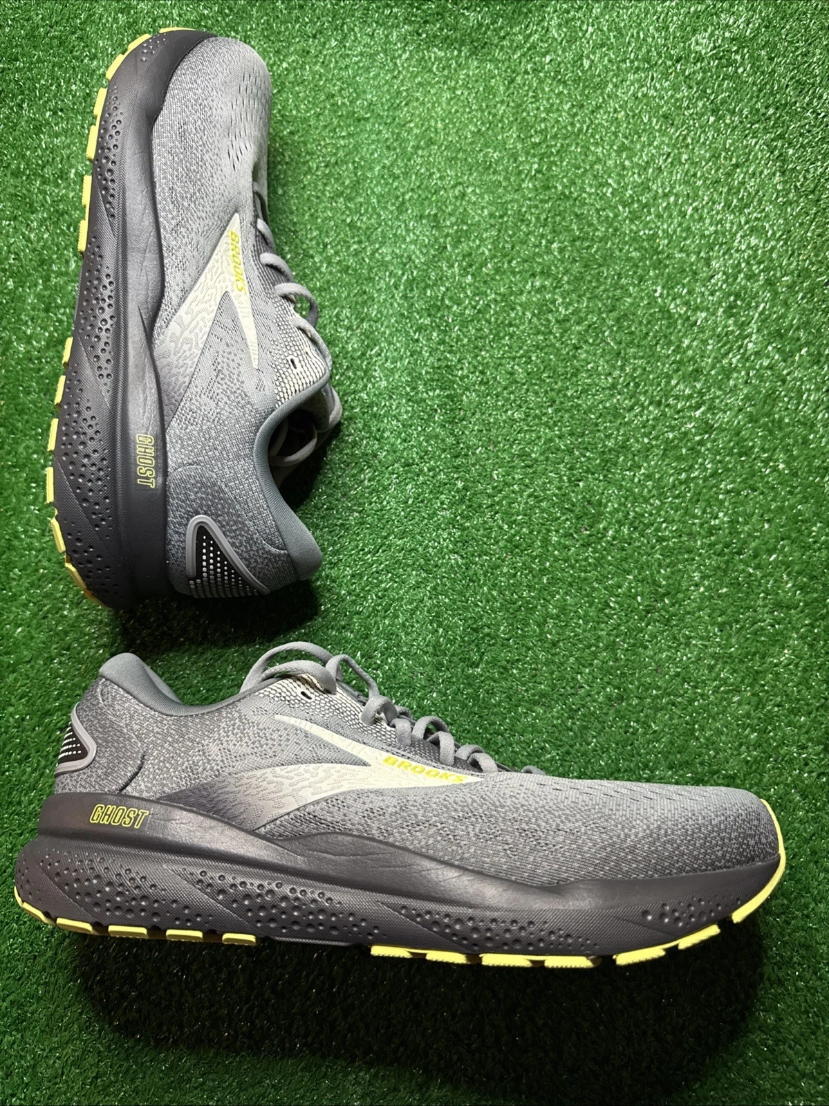 Scarpe da corsa Brooks Ghost 16 da uomo taglia 8 5 D Medium "Primer Grey Lime"