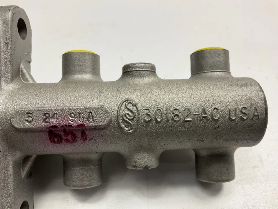 Cilindro maestro de freno Napa 390274 1995-2000 Metro, 1995-2001 Suzuki Swift Foto 4 de 4