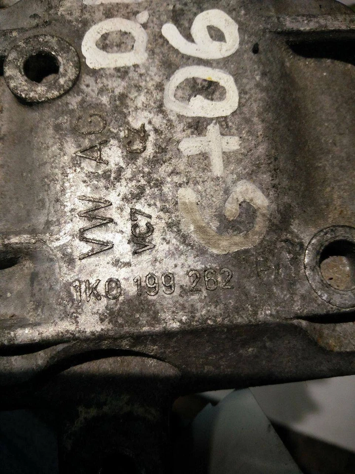 VW GOLF VI 5K1 2009 Right Side Engine Mount 1K0199262P - Image 4 of 4