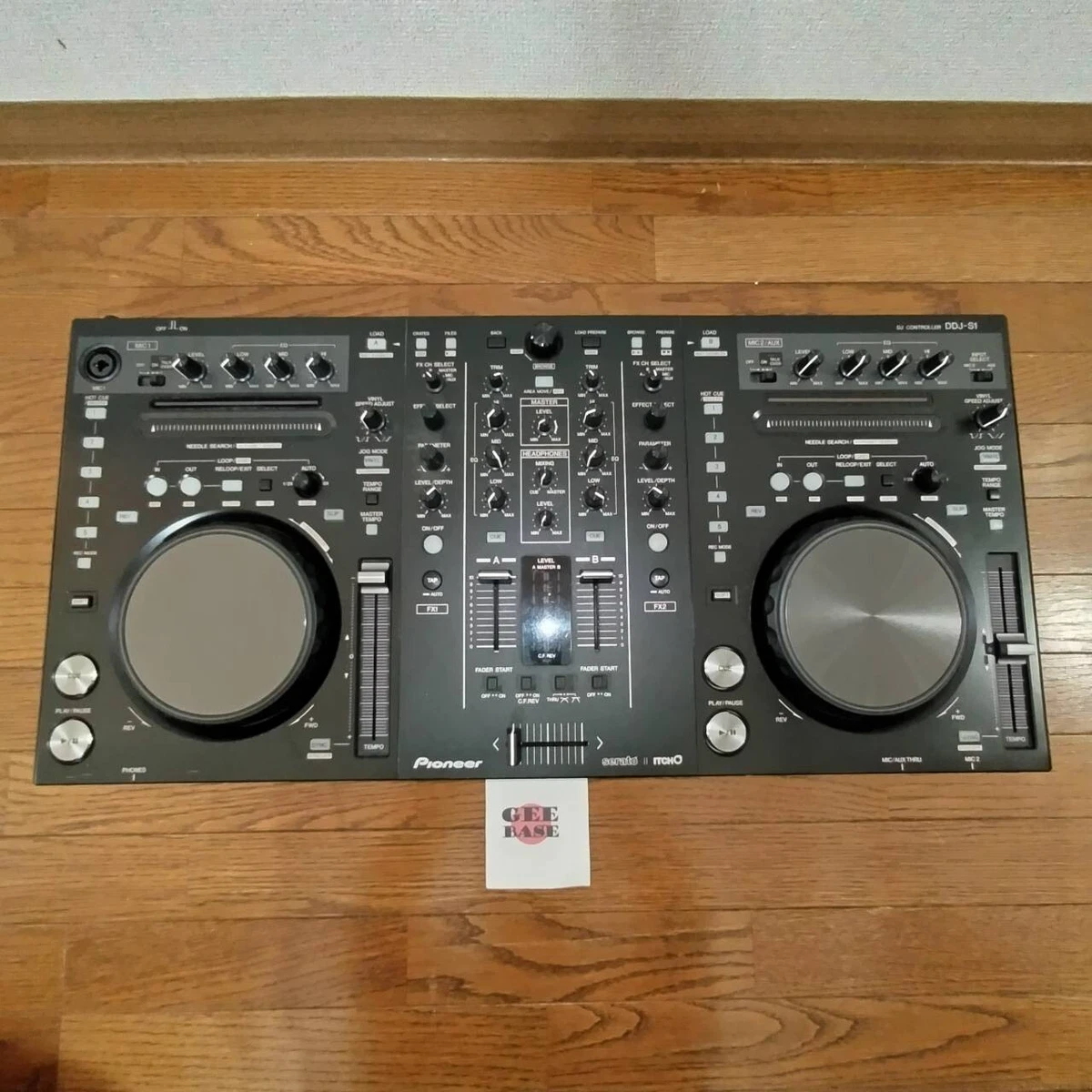 Pioneer DJ DDJ-S1. Djコントローラー