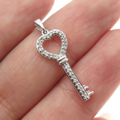 925 Sterling Silber Echt Rundschliff Diamant Herz Schlüssel Minimalistisch Charm Anhänger