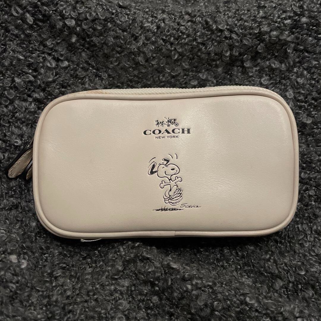 COACH × PEANUTS Collaboration Pouch Bag Snoopy White F65195