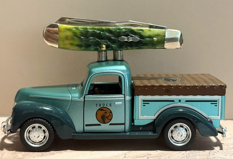 CASEXX 2025 GREEN APPLE BONE PEACH SEED JIG MINI TRAPPER + DIECAST DISPLAY TRUCK