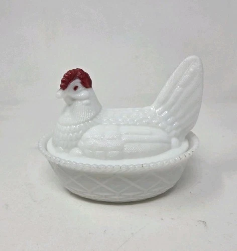 Vintage Westmoreland White Milk Glass Hen On Nest Covered Dish w/Red -Split Tail