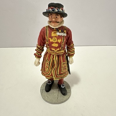 Sculptures  Vintage British Beefeater figure