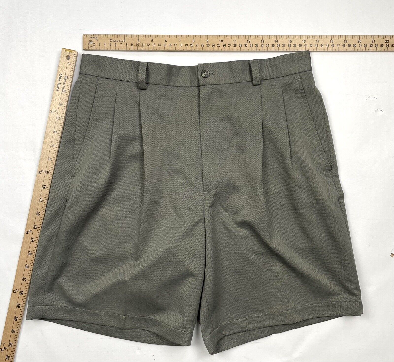 Claiborne Men’s Dark Olive Green Shorts Size 34 P… - image 3