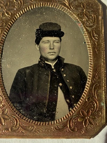 Tin Type Photograph of Civil War Soldier in Gutta Percha Case Gold Colored Foil