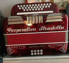 accordéon diatonique  Coopérativa Stradella ,La# Re# Sol# . Accordé Comme Neuf  