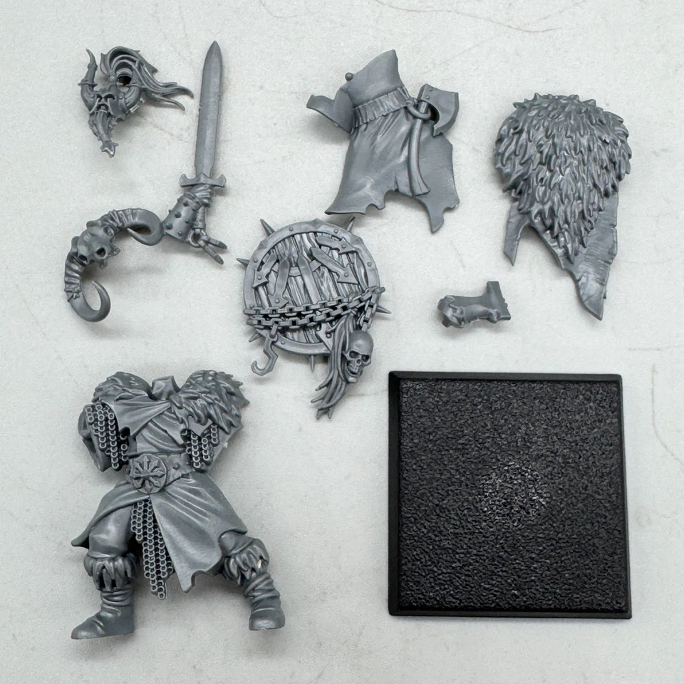 GAMES WORKSHOP GW WFB - The Old World Warriors of Chaos Marauder Infantry singles (6C10)