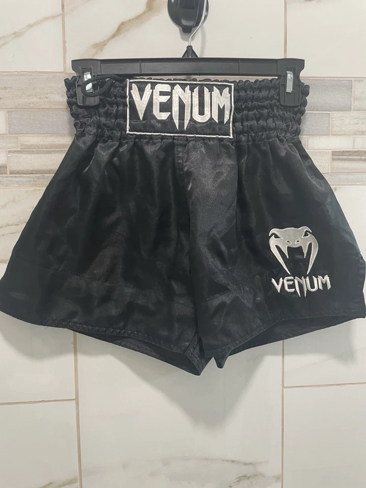 Pantalones Cortos Venum Classic Muay Thai - Negro/Mujer (M) Foto 4 de 4