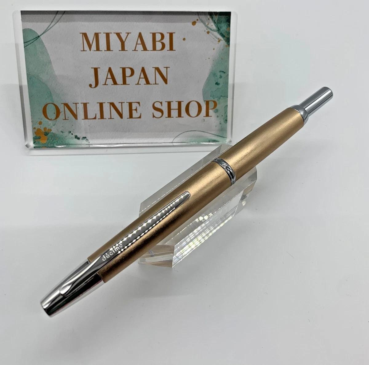 Gold, 18K Nib Fine (F) Nib Pilot Collectible Fountain Pens for
